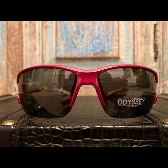 who makes native sunglasses